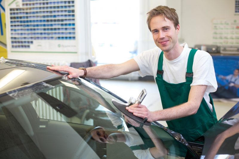 Everything You Need to Know About an Auto Glass Repair Service in Green Valley