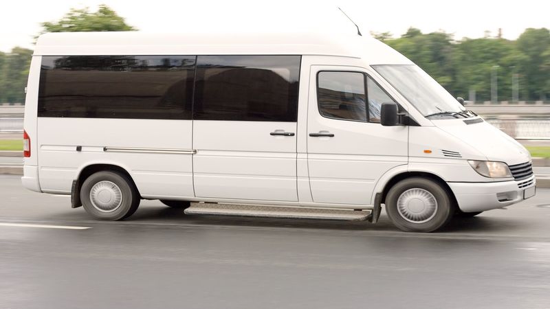 Private Airport Shuttle For Corporate or Group Transpo: Efficient & Safe