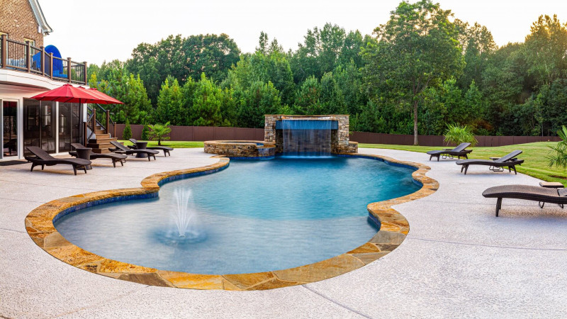 3 Wise Reasons to Have a Professional Keep Your Fayette County Pool Clean